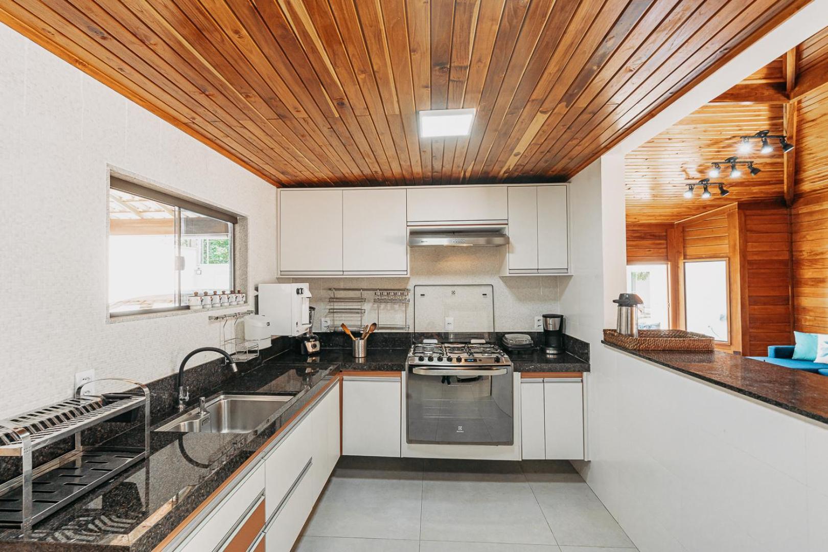 Casadecastelhanos, Quadra Do Mar De Castelhanos, 4 Suites Com Ar, Churrasqueira, Piscina, Hidromassagem, Cozinha Integrada Gourmet Ideal Para Familia E Amigos Anchieta  Buitenkant foto