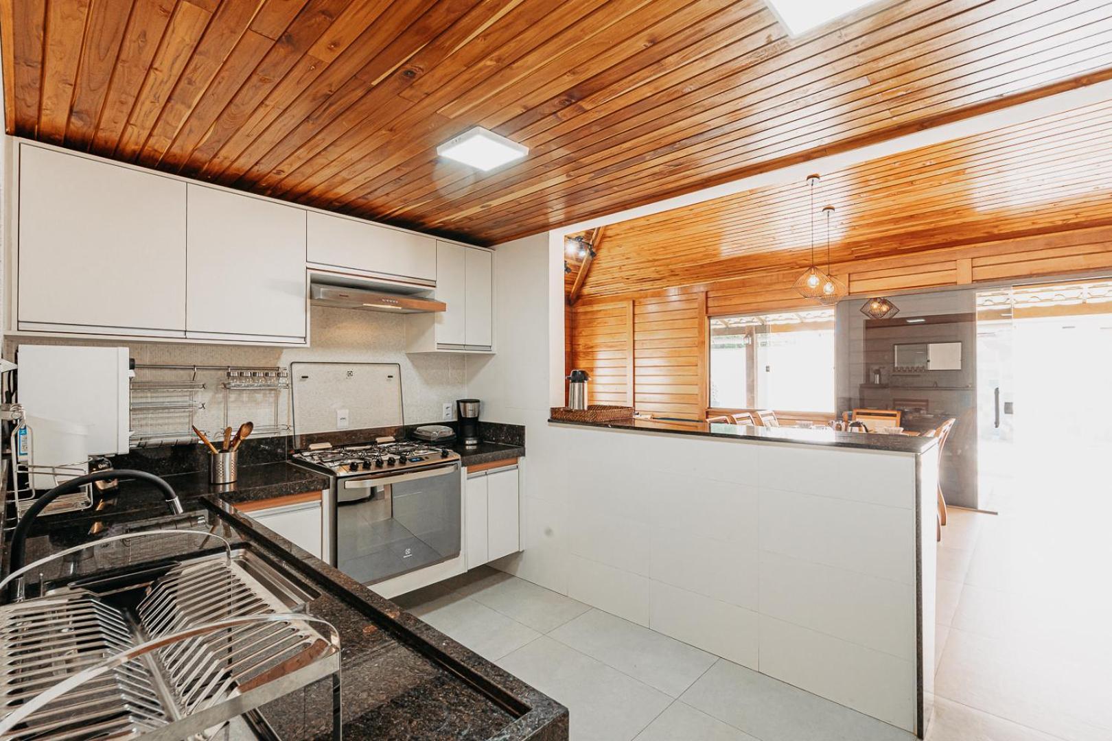 Casadecastelhanos, Quadra Do Mar De Castelhanos, 4 Suites Com Ar, Churrasqueira, Piscina, Hidromassagem, Cozinha Integrada Gourmet Ideal Para Familia E Amigos Anchieta  Buitenkant foto