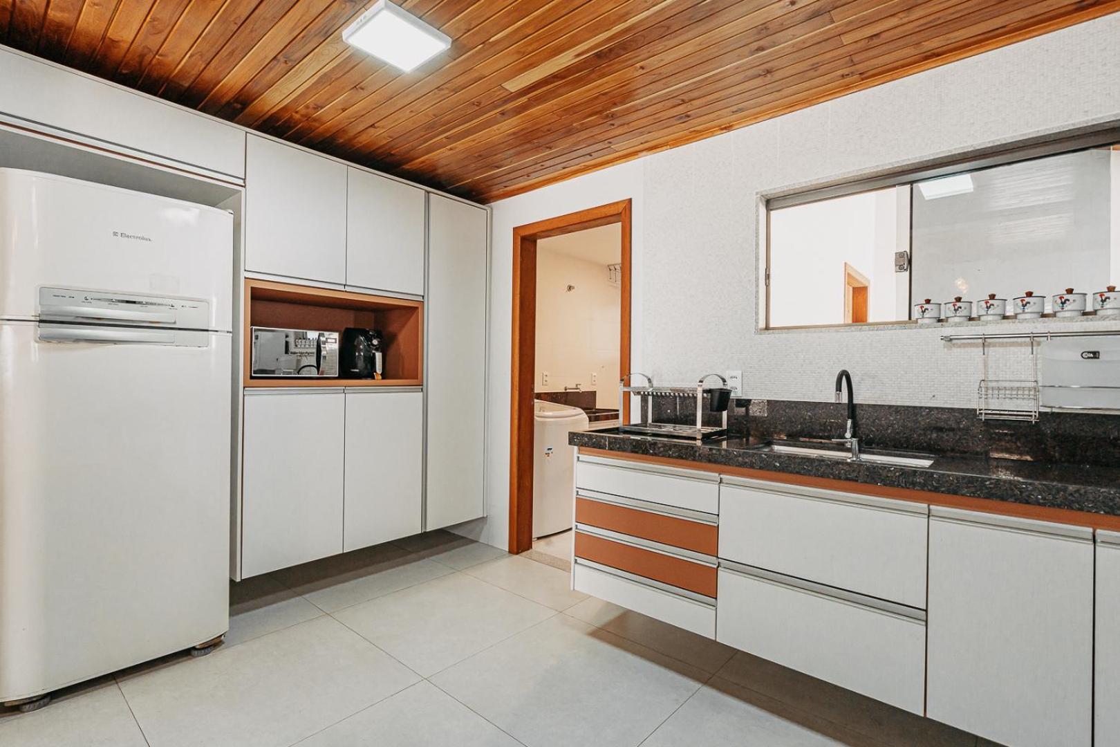 Casadecastelhanos, Quadra Do Mar De Castelhanos, 4 Suites Com Ar, Churrasqueira, Piscina, Hidromassagem, Cozinha Integrada Gourmet Ideal Para Familia E Amigos Anchieta  Buitenkant foto